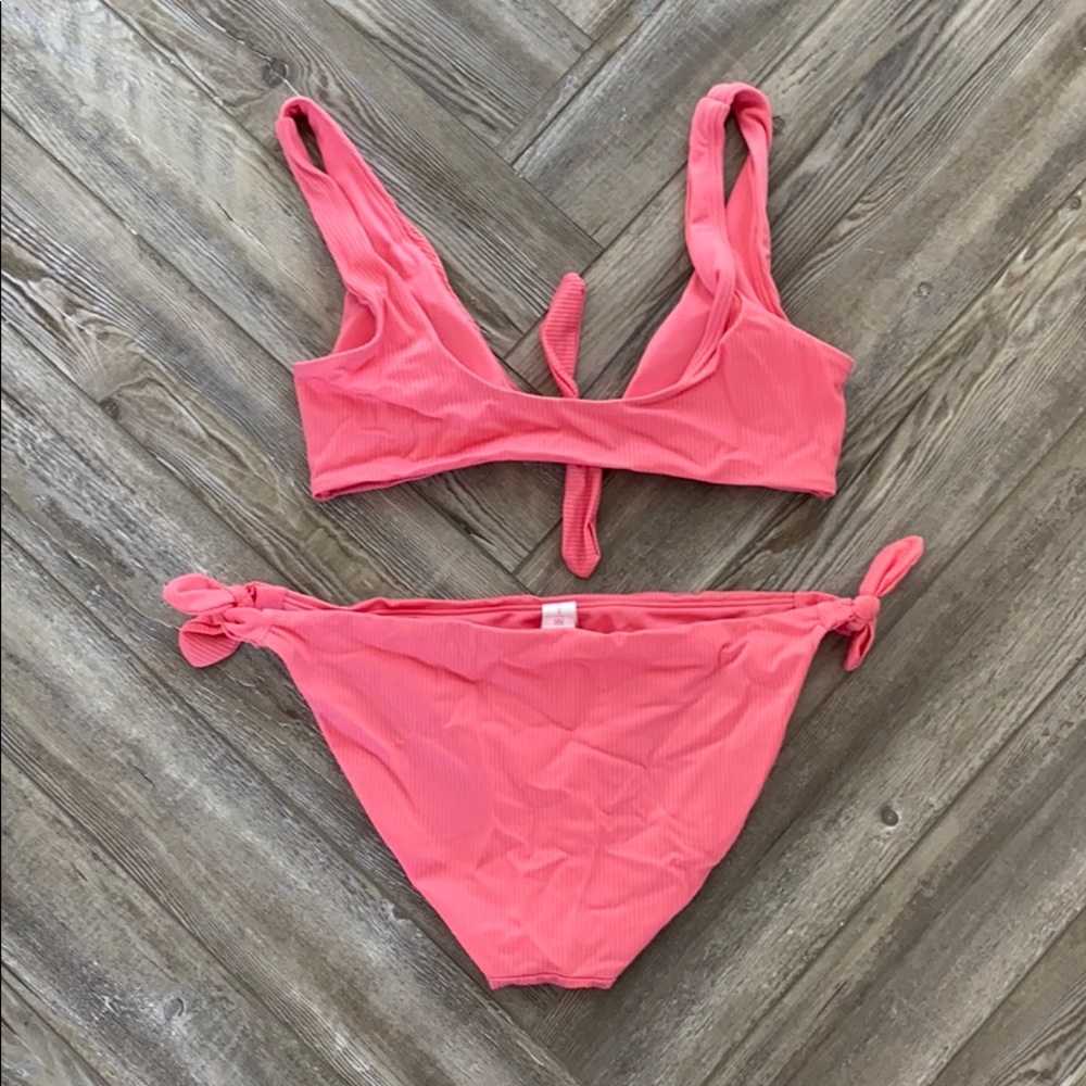 Pink bikini - Picture 2 of 2
